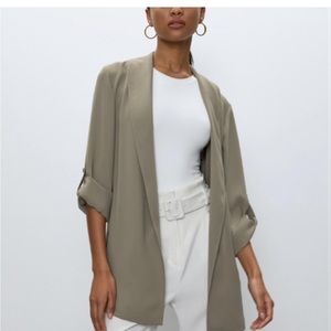 Babaton Kahlo Mid Length Robe